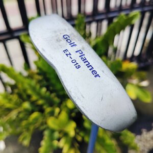 PUTTER GOLF PLANNER EZ-013 ความยาว 33 นิ้ว ทรงมอลเล็ตพัตต์ง่าย เส้นเล็งตรงกลางแม่นยำในระดับสายตา ไม้กอล์ฟมือสอง ของแท้ By NakaraLuxurious