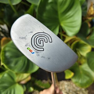 PUTTER CLEVELAND CGJ (ของเด็ก) – ทรง Mallet / ก้าน CENTER / ความยาว 31 นิ้ว