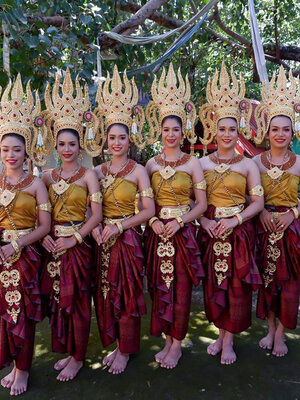 แก้บนนางรำ โทร 082-5491969 ออกแบบวางแผน พิธีรำบวงสรวงพญานาค จัดเครื่องบวงสรวง