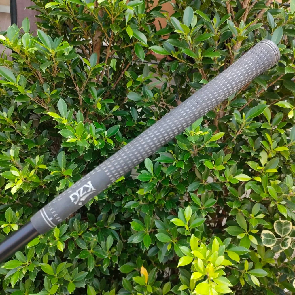 FW3 KZG CH-II ก้าน PENLEY FLEX R ไม้นี้พรีเมี่ยมมากๆ ออกแบบ มาได้อย่างลงตัว ตีทั้งง่ายและไกล เสียงออกแนว ปิ๊ง ใสๆ FW3 KZG CH-II ก้าน PENLEY FLEX R ไม้นี้พรีเมี่ยมมากๆ ออกแบบ มาได้อย่างลงตัว ตีทั้งง่ายและไกล เสียงออกแนว ปิ๊ง ใสๆ