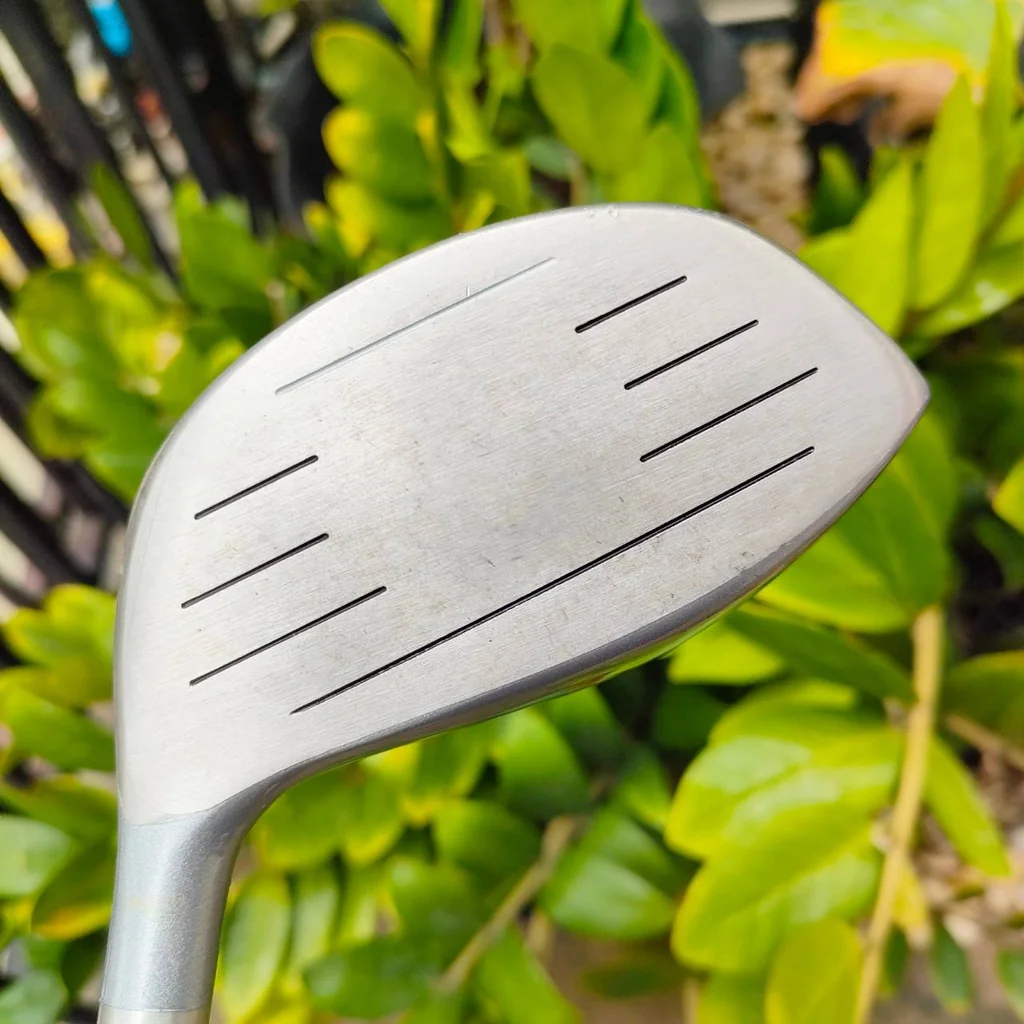 ** ไม้กอล์ฟสำหรับเด็ก ** DRIVER U.S.KIDS DV3 องศา 19 ความยาว 34 นิ้ว Size 51 ก้าน ULTRALIGHT WT-20S สำหรับน้องที่ความสูง 129-137 เซนติเมตร สภาพสวยมาก เดิมๆ มี COVER แท้เดิม ไม้กอล์ฟพรีเมี่ยมมือสอง ของแท้ By NakaraLuxurious ** ไม้กอล์ฟสำหรับเด็ก ** DRIVER U.S.KIDS DV3 องศา 19 ความยาว 34 นิ้ว Size 51 ก้าน ULTRALIGHT WT-20S สำหรับน้องที่ความสูง 129-137 เซนติเมตร สภาพสวยมาก เดิมๆ มี COVER แท้เดิม ไม้กอล์ฟพรีเมี่ยมมือสอง ของแท้ By NakaraLuxurious