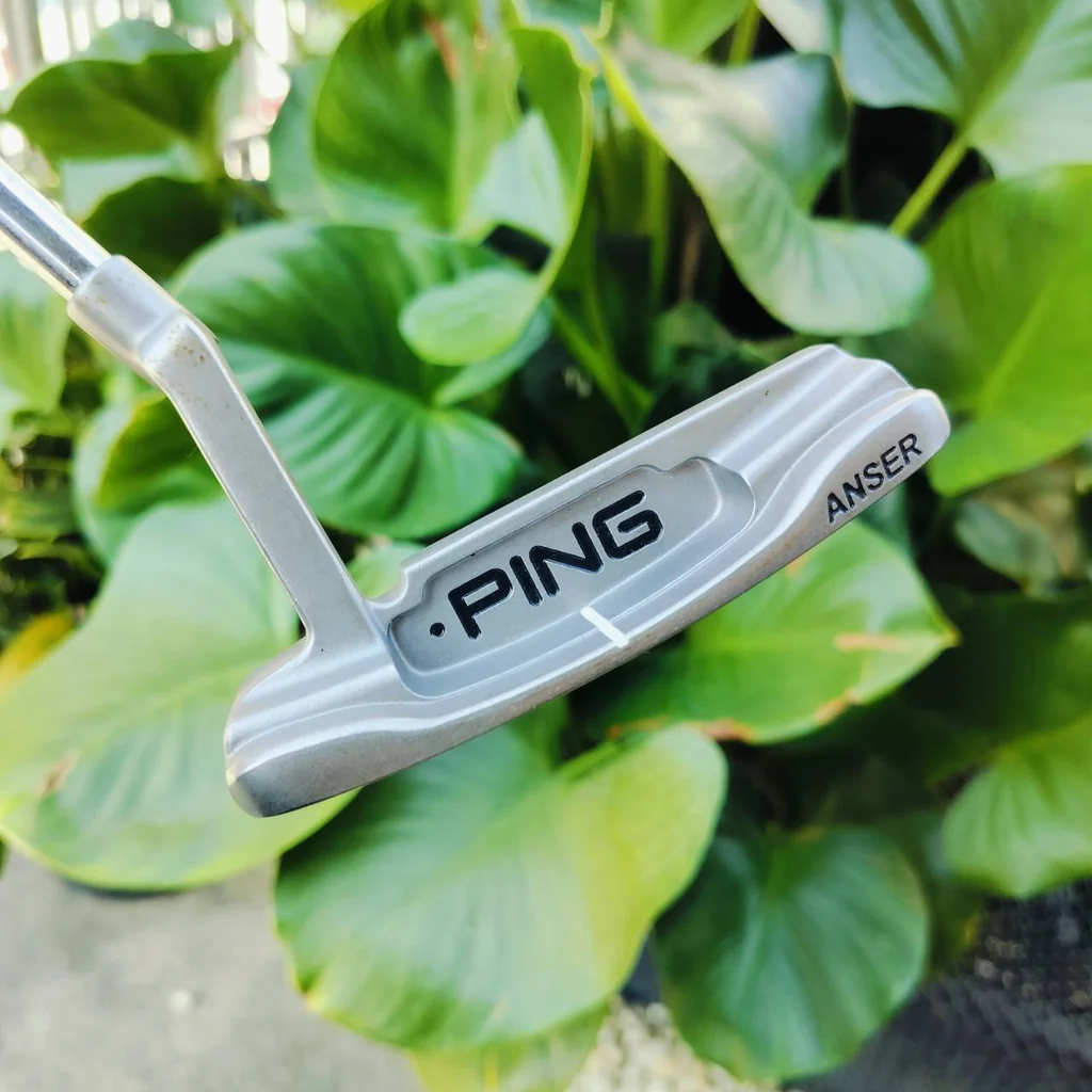 ** ไม้กอล์ฟเด็ก **ลดพิเศษ** PUTTER PING ANSER ความยาว 27 นิ้ว ANSER เป็นสุดยอดพัตเตอร์ของ PING ไม้กอล์ฟพรีเมี่ยมมือสอง ของแท้ By NakaraLuxurious ** ไม้กอล์ฟเด็ก **ลดพิเศษ** PUTTER PING ANSER ความยาว 27 นิ้ว ANSER เป็นสุดยอดพัตเตอร์ของ PING ไม้กอล์ฟพรีเมี่ยมมือสอง ของแท้ By NakaraLuxurious