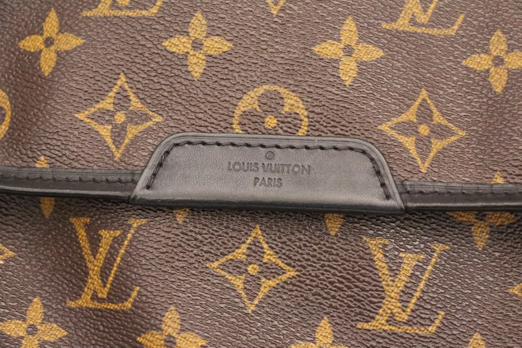 มือสอง Louis Vuitton Bass Marcassar Monogram PM กระเป๋าสะพายผู้ชายทรง Messenger ใบเล็ก