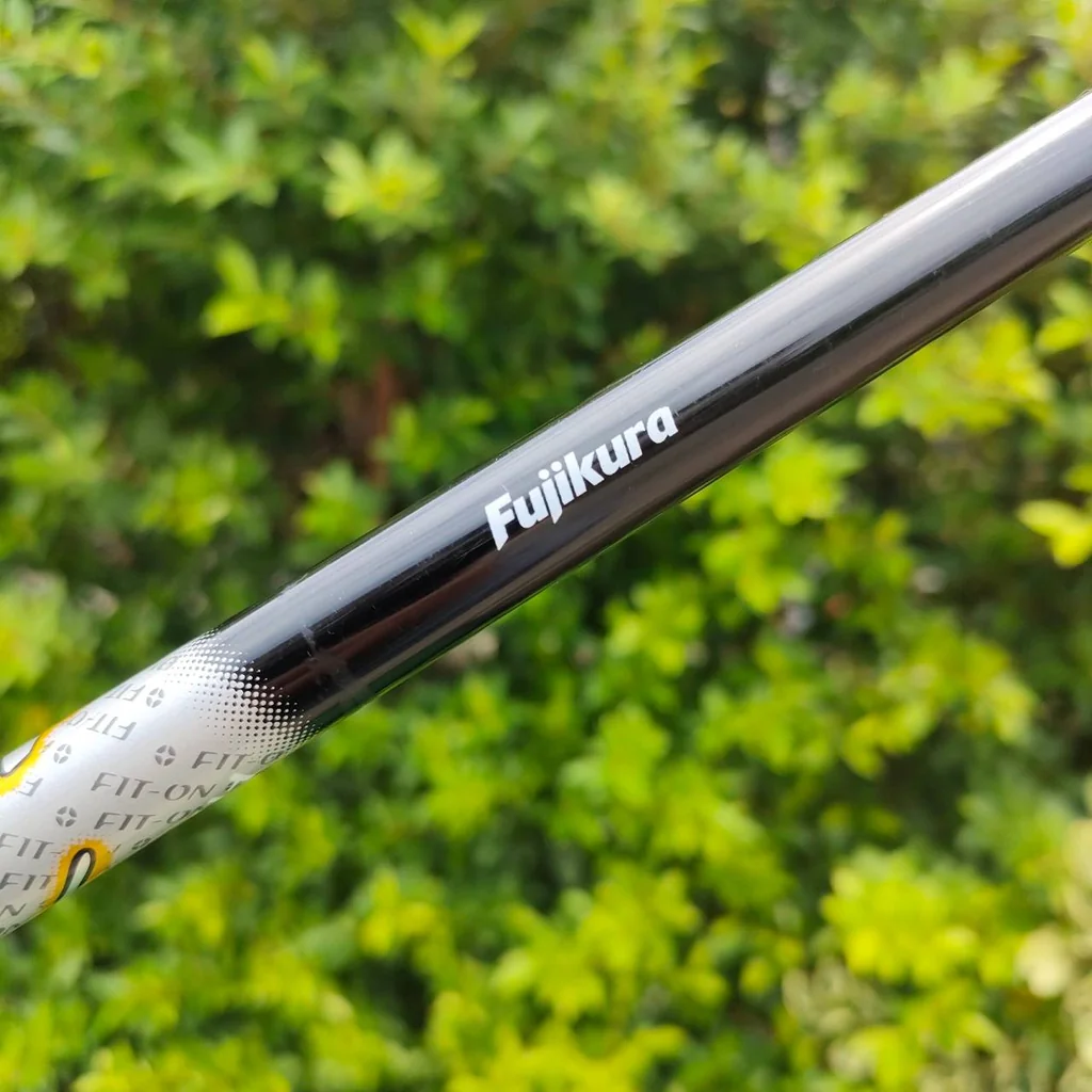 DRIVER COBRA S2 องศา 10.5 ก้าน FUJIKURA MAX FLEX R ก้าน MAX รุ่นนี้ดีมาก เหนียวหนึบ และส่งพลังได้มาก ตีง่าย เสียงเพราะสนั่น ทรงสวย ดุดัน!! ไม้กอล์ฟมือสอง ของแท้ BY NakaraLuxurious DRIVER COBRA S2 องศา 10.5 ก้าน FUJIKURA MAX FLEX R ก้าน MAX รุ่นนี้ดีมาก เหนียวหนึบ และส่งพลังได้มาก ตีง่าย เสียงเพราะสนั่น ทรงสวย ดุดัน!! ไม้กอล์ฟมือสอง ของแท้ BY NakaraLuxurious