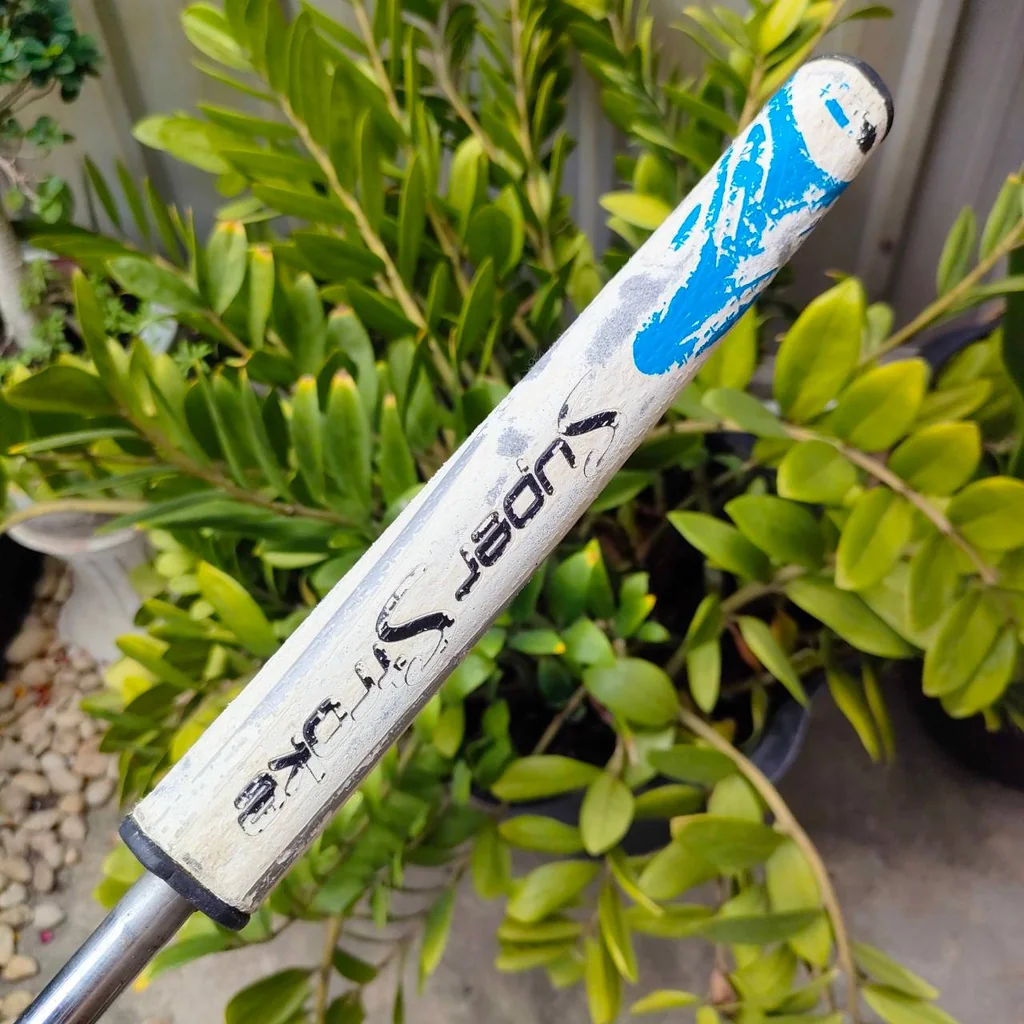 PUTTER ODYSSEY WHITE ICE 355 G ความยาว 34 นิ้ว ** กริฟ เสื่อมสภาพ ** หน้าสัมผัสนุ่มนวล น้ำหนักดีมาก ไม้กอล์ฟพรีเมี่ยมมือสอง ของแท้ By NakaraLuxurious PUTTER ODYSSEY WHITE ICE 355 G ความยาว 34 นิ้ว ** กริฟ เสื่อมสภาพ ** หน้าสัมผัสนุ่มนวล น้ำหนักดีมาก ไม้กอล์ฟพรีเมี่ยมมือสอง ของแท้ By NakaraLuxurious