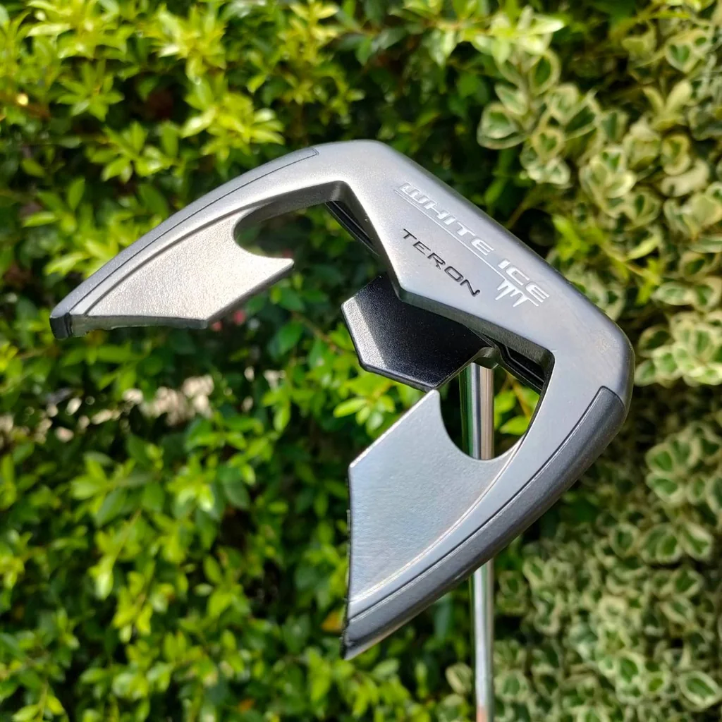PUTTER ODYSSEY WHITE ICE TERON ความยาว 34 นิ้ว สุดยอดการกระจายน้ำหนัก และเล็งดีแบบสุดๆเลยครับ!!! PUTTER ODYSSEY WHITE ICE TERON ความยาว 34 นิ้ว สุดยอดการกระจายน้ำหนัก และเล็งดีแบบสุดๆเลยครับ!!!