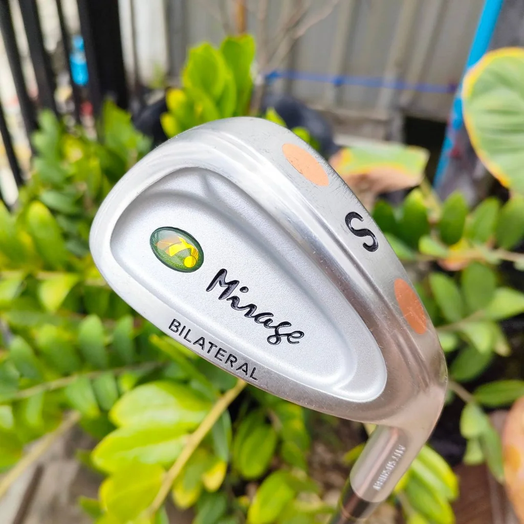 ** ไม้กอล์ฟสำหรับผู้หญิง ** ชุดเหล็ก MITSUSHIBA MIRAGE BILATERAL มีเหล็ก 3-9 เเละ PW SW ก้าน USA MINAGE FLEX LADY บางเหล็ก ยังใส่ซีนอยู่เลยค่ะ ตีง่าย ลูกลอยง่าย ชดเชย ความผิดพลาดได้สูงสุด คุณภาพดีมาก ไม้กอล์ฟพรีเมี่ยมมือสอง ของแท้ By NakaraLuxurious ** ไม้กอล์ฟสำหรับผู้หญิง ** ชุดเหล็ก MITSUSHIBA MIRAGE BILATERAL มีเหล็ก 3-9 เเละ PW SW ก้าน USA MINAGE FLEX LADY บางเหล็ก ยังใส่ซีนอยู่เลยค่ะ ตีง่าย ลูกลอยง่าย ชดเชย ความผิดพลาดได้สูงสุด คุณภาพดีมาก ไม้กอล์ฟพรีเมี่ยมมือสอง ของแท้ By NakaraLuxurious