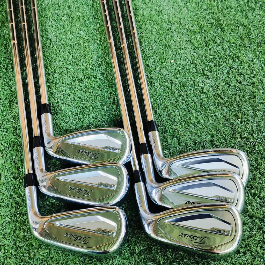 ชุดเหล็ก Titleist T350 FORGED ให้สมรรถนะดีที่สุด รูปทรงดูดีที่สุด และความรู้สึกดีที่สุด ในเหล็กแบบช่วยพัฒนาเกมการเล่น เท่าที่ Titleist เคยมีมา