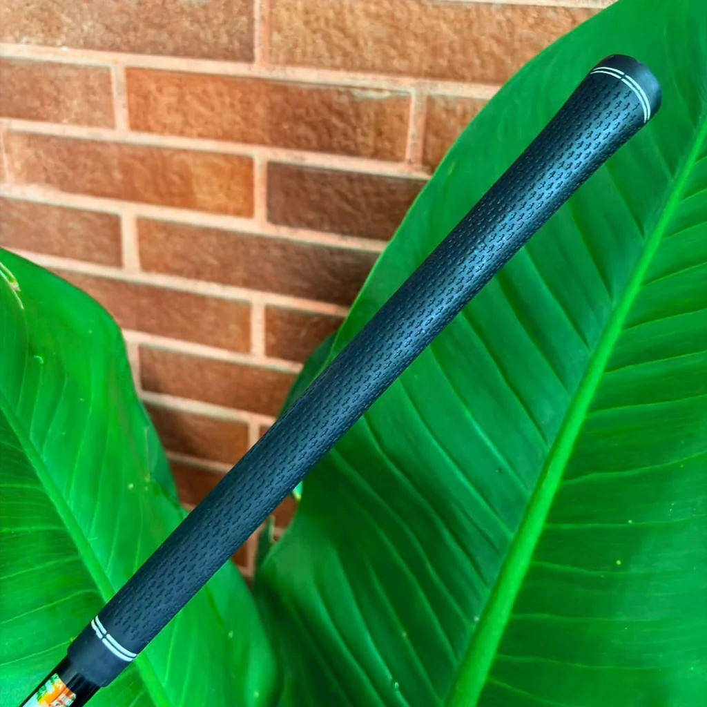 Driver Titleist 913 D2 Loft 12.0° ทะยานสู่วงสวิงที่นุ่มนวลทรงพลัง ปลดล็อควิถีลูกให้ลอยง่าย Driver Titleist 913 D2 Loft 12.0° ทะยานสู่วงสวิงที่นุ่มนวลทรงพลัง ปลดล็อควิถีลูกให้ลอยง่าย