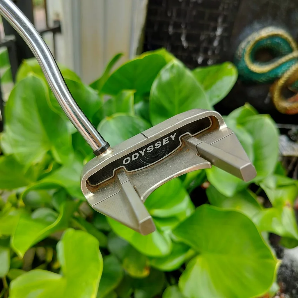 PUTTER ODYSSEY BLACK SERIES #7 ความยาว 34 นิ้ว สร้างบล๊านซ์ด้วยการเพิ่ม พัตเตอร์ทรงนี้ ปัจจุบันนิยมสูงสุด ไม้กอล์ฟพรีเมี่ยมมือสอง ของแท้ By NakaraLuxurious PUTTER ODYSSEY BLACK SERIES #7 ความยาว 34 นิ้ว สร้างบล๊านซ์ด้วยการเพิ่ม พัตเตอร์ทรงนี้ ปัจจุบันนิยมสูงสุด ไม้กอล์ฟพรีเมี่ยมมือสอง ของแท้ By NakaraLuxurious