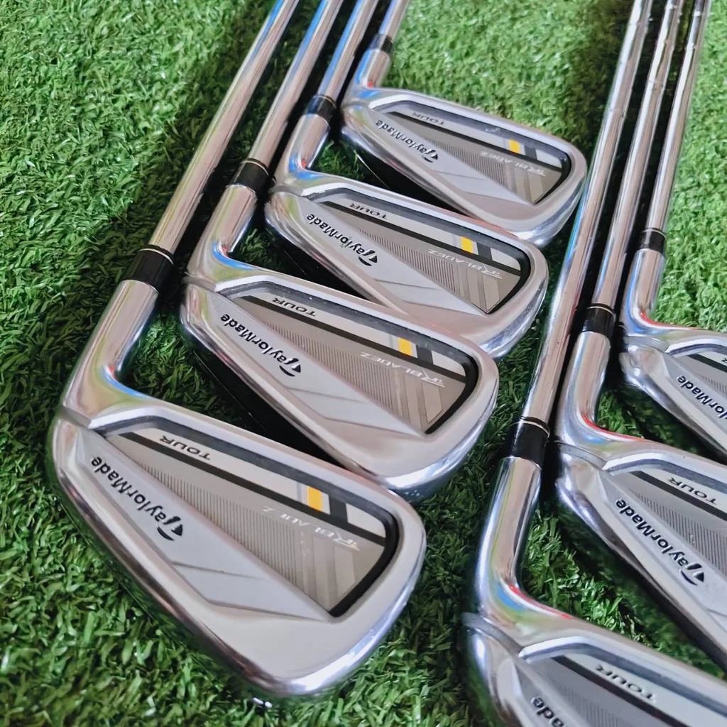 TaylorMade RocketBladez Tour Clean & Classy Design: หัวเหล็กบาง สวยงาม ไม่มีความหนาหลังท็อปไลน์ TaylorMade RocketBladez Tour Clean & Classy Design: หัวเหล็กบาง สวยงาม ไม่มีความหนาหลังท็อปไลน์
