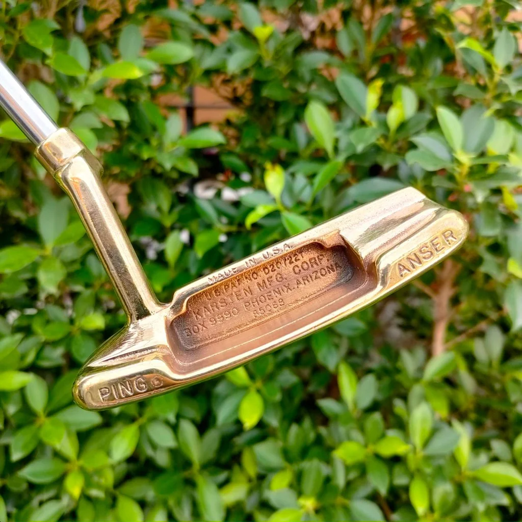 PUTTER PING ANSER รุ่นยอดนิยมสูงสุด เป็นต้นแบบมาจนถึงปัจจุบัน วัสดุทองเหลืองแบบแท้ๆ เงา สวยมากๆ หรูหรามาก ความยาว 35 นิ้ว PUTTER PING ANSER รุ่นยอดนิยมสูงสุด เป็นต้นแบบมาจนถึงปัจจุบัน วัสดุทองเหลืองแบบแท้ๆ เงา สวยมากๆ หรูหรามาก ความยาว 35 นิ้ว