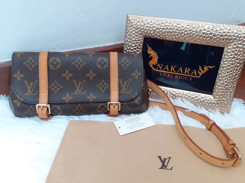 NAKARA LUXURIOUS Louis Vuitton West กระเป๋าคาดเอว โมโนแกรม Pochette Murrell M51159 ของแท้100% NAKARA LUXURIOUS Louis Vuitton West กระเป๋าคาดเอว โมโนแกรม Pochette Murrell M51159 ของแท้100%
