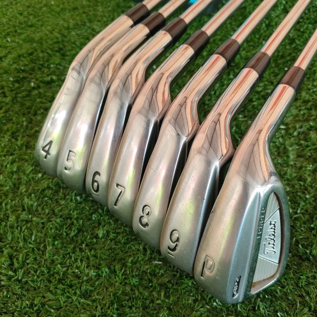 ชุดเหล็ก TITLEIST AP2 FORGED มีเหล็ก 4-9 เเละ PW ก้านเหล็ก ไรเฟิล ไม่มีปล้องนะครับ กริพใส่ GOLF PRIDE กึ่งผ้าใบทั้งชุด เป็นเหล็ก FORGED ที่ตีง่ายและมันส์ มากที่สุดชุดนึง สนุกเพราะตีโดนง่ายมาก และได้ความมันส์ แม่นยำ สปินจัดๆ ราคาเอาแบบพิเศษสุดไปเลย!!!