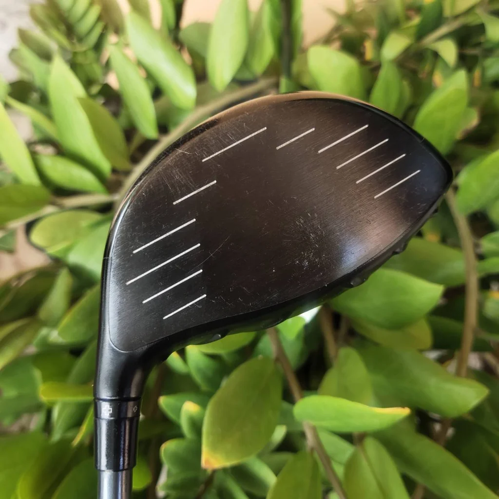 DRIVER PING G ออกแบบให้เป็นแบบปีกแมลงปอ เบาบางแต่มีเส้นใยที่แข็งแรง ทำเป็นในส่วนกระดองของหัวไม้ จึงได้หัวไม้ที่เบาและแข็งแรง ช่วยเพิ่มความเร็วให้กับหัวไม้ ไม้กอล์ฟพรีเมี่ยมมือสอง ของแท้ By NakaraLuxurious DRIVER PING G ออกแบบให้เป็นแบบปีกแมลงปอ เบาบางแต่มีเส้นใยที่แข็งแรง ทำเป็นในส่วนกระดองของหัวไม้ จึงได้หัวไม้ที่เบาและแข็งแรง ช่วยเพิ่มความเร็วให้กับหัวไม้ ไม้กอล์ฟพรีเมี่ยมมือสอง ของแท้ By NakaraLuxurious