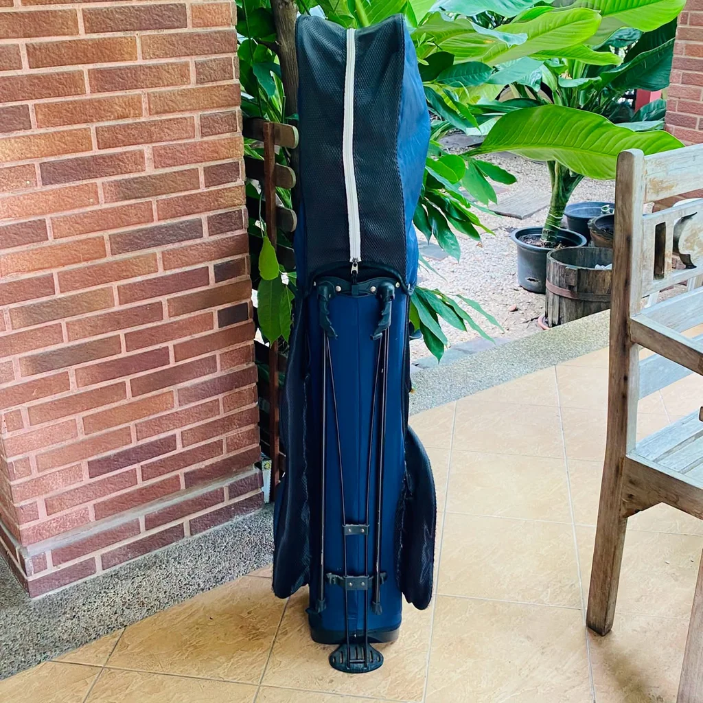 Stand Bag Yonex Golf Premium Stand Bag สีน้ำเงินกรมท่าตัดขาว คล่องตัวและโดดเด่นในทุกรอบการเล่น Stand Bag Yonex Golf Premium Stand Bag สีน้ำเงินกรมท่าตัดขาว คล่องตัวและโดดเด่นในทุกรอบการเล่น