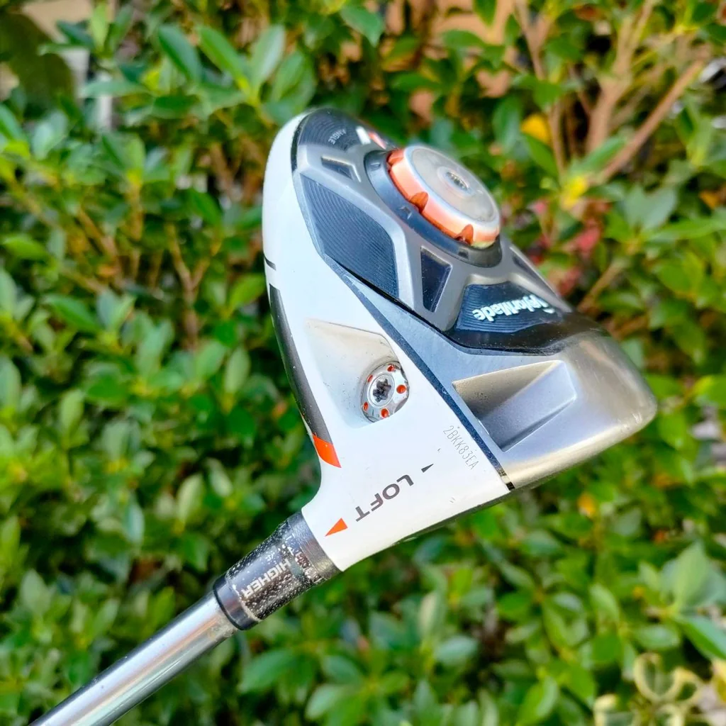 DRIVER TAYLORMADE R1 ก้าน FUJIKURA MOTORE FLEX R ปรับองศา และทิศทาง ได้ รุ่นนี้ตีดีมากๆครับ DRIVER TAYLORMADE R1 ก้าน FUJIKURA MOTORE FLEX R ปรับองศา และทิศทาง ได้ รุ่นนี้ตีดีมากๆครับ