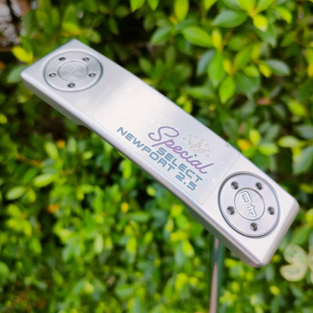 PUTTER SCOTTY CAMERON SPECIAL SELECT NEWPORT 2.5 ความยาว 33 นิ้ว สภาพสวยนางฟ้า มาพร้อม COVER เดิมแท้ สภาพ 95% รุ่นใหม่ล่าสุด ปี 2022!! ไม้กอล์ฟมือสอง ของแท้ BY NakaraLuxurious PUTTER SCOTTY CAMERON SPECIAL SELECT NEWPORT 2.5 ความยาว 33 นิ้ว สภาพสวยนางฟ้า มาพร้อม COVER เดิมแท้ สภาพ 95% รุ่นใหม่ล่าสุด ปี 2022!! ไม้กอล์ฟมือสอง ของแท้ BY NakaraLuxurious