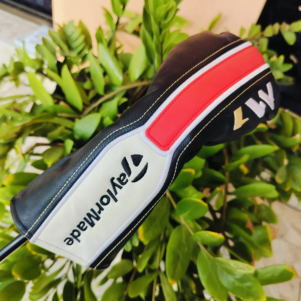FW5 Taylormade M1 ตีดีมากๆ สามารถปรับวิถีลูกซ้ายหรือขวาได้ และปรับมุมเหินได้ที่คอไม้ค่ะ เพื่อได้ตำแหน่งที่เข้ากับวงสวิง กระดองเคฟล่าอย่างดี CG ต่ำ COVER แท้เดิม ไม้กอล์ฟพรีเมี่ยมมือสอง ของแท้ By NakaraLuxurious FW5 Taylormade M1 ตีดีมากๆ สามารถปรับวิถีลูกซ้ายหรือขวาได้ และปรับมุมเหินได้ที่คอไม้ค่ะ เพื่อได้ตำแหน่งที่เข้ากับวงสวิง กระดองเคฟล่าอย่างดี CG ต่ำ COVER แท้เดิม ไม้กอล์ฟพรีเมี่ยมมือสอง ของแท้ By NakaraLuxurious