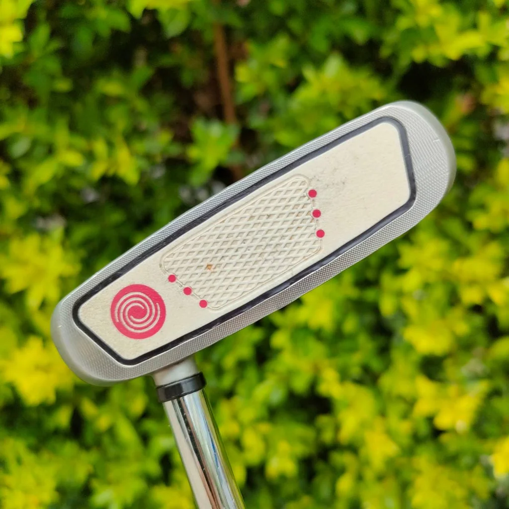 PUTTER ODYSSEY 2-BALL WHITE HOT XG ความยาว 34 นิ้ว สภาพสวยเดิมๆทุกอย่าง สติ๊กเกอร์ที่ก้านอยู่ครบ COVER เดิม ไม้กอล์ฟมือสอง ของแท้ BY NakaraLuxurious PUTTER ODYSSEY 2-BALL WHITE HOT XG ความยาว 34 นิ้ว สภาพสวยเดิมๆทุกอย่าง สติ๊กเกอร์ที่ก้านอยู่ครบ COVER เดิม ไม้กอล์ฟมือสอง ของแท้ BY NakaraLuxurious