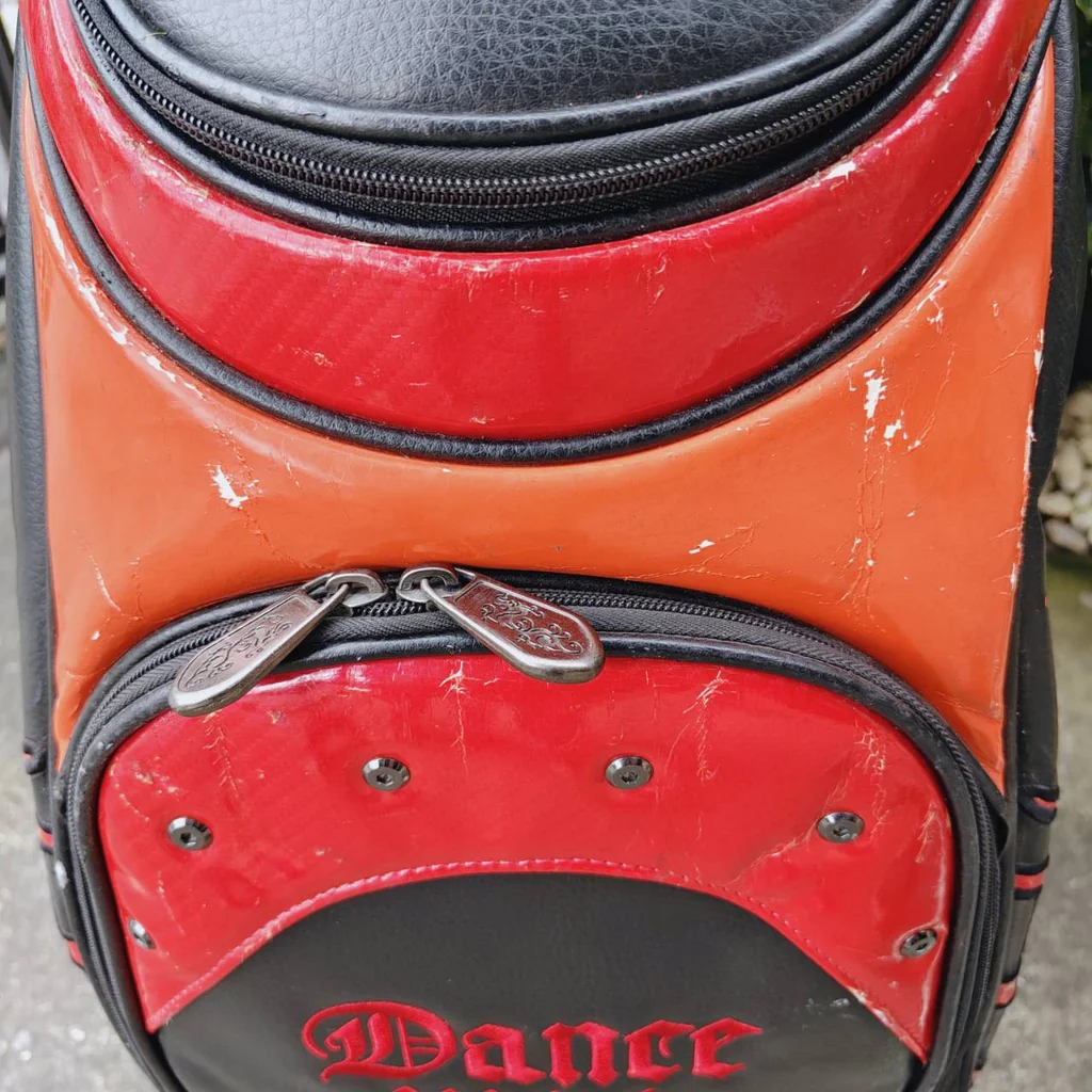 ** มีตำหนิลอก ** Dance With Dragon golf bag ของแท้ รุ่นดัง ของใหม่แพงมาก ** มีตำหนิลอก ** Dance With Dragon golf bag ของแท้ รุ่นดัง ของใหม่แพงมาก