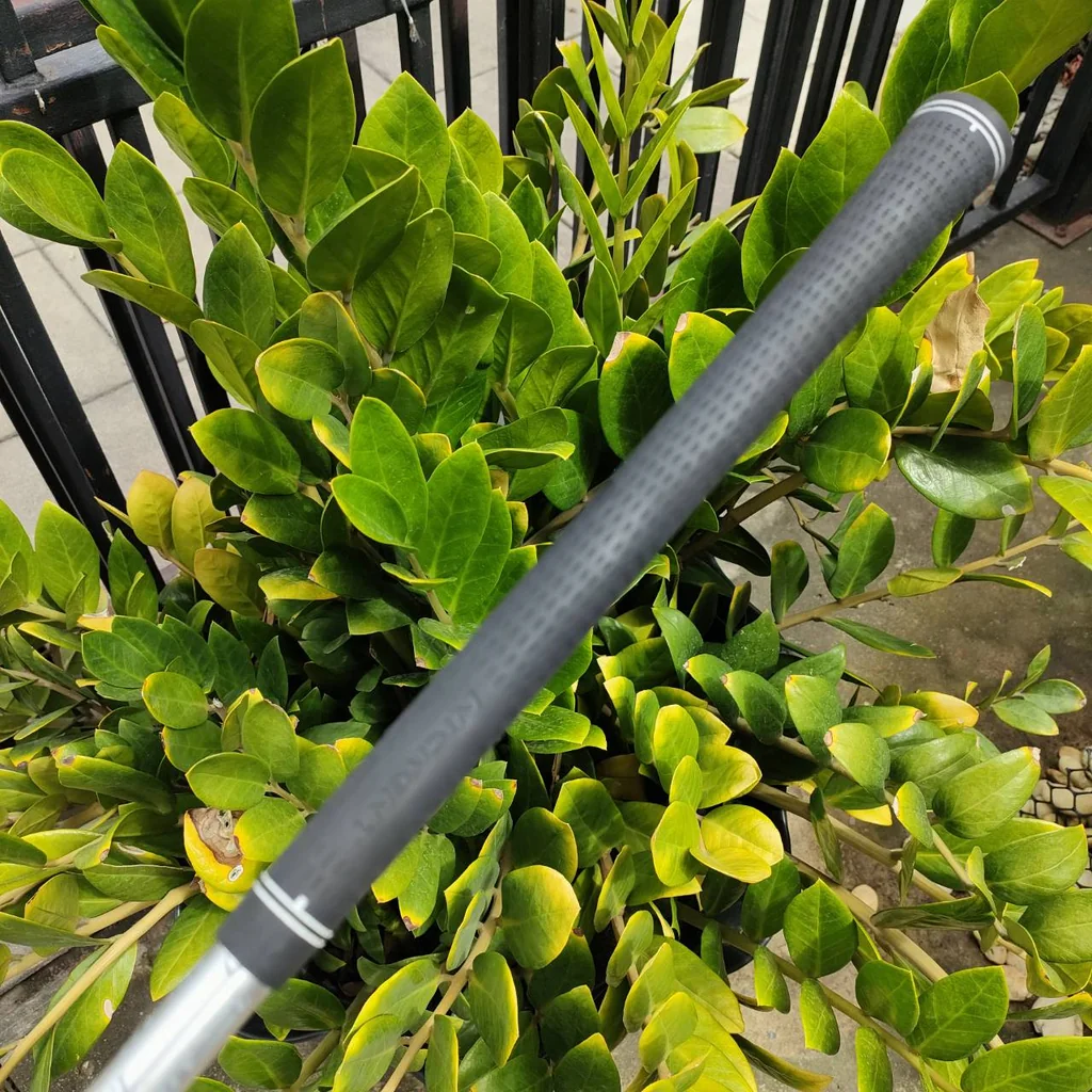 U5 KATANA VOLTIO III G SERIES เป็นรุ่นที่มีออฟเซ็ท ตีตรงมากๆ ช่วยท่านที่ตีไม่แม่น ตีเหล็กยาวไม่ได้ ต้องไม้นี้เลยค่ะ แก้ปัญหาตีเฟดได้อย่างดีมาก ไม้กอล์ฟพรีเมี่ยมญี่ปุ่นมือสอง ของแท้ By NakaraLuxurious U5 KATANA VOLTIO III G SERIES เป็นรุ่นที่มีออฟเซ็ท ตีตรงมากๆ ช่วยท่านที่ตีไม่แม่น ตีเหล็กยาวไม่ได้ ต้องไม้นี้เลยค่ะ แก้ปัญหาตีเฟดได้อย่างดีมาก ไม้กอล์ฟพรีเมี่ยมญี่ปุ่นมือสอง ของแท้ By NakaraLuxurious