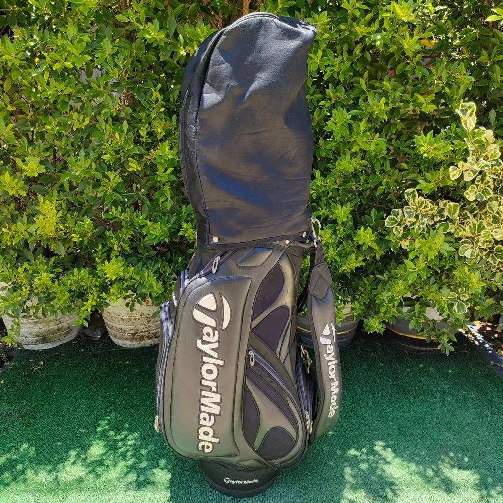 ถุงกอล์ฟ TAYLORMADE มือสอง * ปากถุงมีผ้าขาดนิดหน่อยตามรูปนะคะ ถุง TOUR ใบใหญ่ 9 นิ้ว สภาพโดยรวมสวยสมบูรณ์ ไม้กอล์ฟมือสอง ของแท้ BY NakaraLuxurious ถุงกอล์ฟ TAYLORMADE มือสอง * ปากถุงมีผ้าขาดนิดหน่อยตามรูปนะคะ ถุง TOUR ใบใหญ่ 9 นิ้ว สภาพโดยรวมสวยสมบูรณ์ ไม้กอล์ฟมือสอง ของแท้ BY NakaraLuxurious