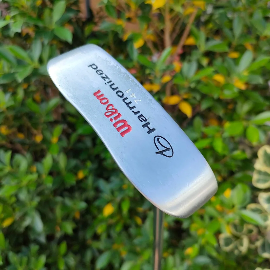 PUTTER WILSON HARMONIZOD 741 ความยาว 35 นิ้ว รุ่นนี้ หน้าสัมผัสนุ่ม และเกาะไลน์มาก พิเศษครับ PUTTER WILSON HARMONIZOD 741 ความยาว 35 นิ้ว รุ่นนี้ หน้าสัมผัสนุ่ม และเกาะไลน์มาก พิเศษครับ