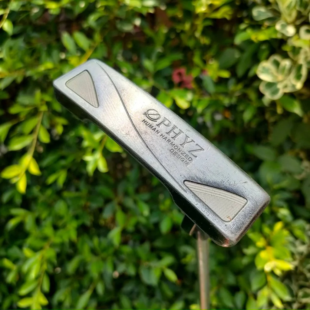 PUTTER TOURSTAGE PHYZ ความยาว 34 นิ้ว รุ่นพรีเมี่ยมญี่ปุ่น ของแบรนด์ TOURSTAGE ครับ หน้าสัมผัสดีมากๆ เกาะไลน์มากๆ ของใหม่แพงมาก แต่ตัวนี้ลอยเยอะ แต่พัตต์ได้ดีเหมือนเดิม ราคาสุดช๊อคไปเลย!!! PUTTER TOURSTAGE PHYZ ความยาว 34 นิ้ว รุ่นพรีเมี่ยมญี่ปุ่น ของแบรนด์ TOURSTAGE ครับ หน้าสัมผัสดีมากๆ เกาะไลน์มากๆ ของใหม่แพงมาก แต่ตัวนี้ลอยเยอะ แต่พัตต์ได้ดีเหมือนเดิม ราคาสุดช๊อคไปเลย!!!