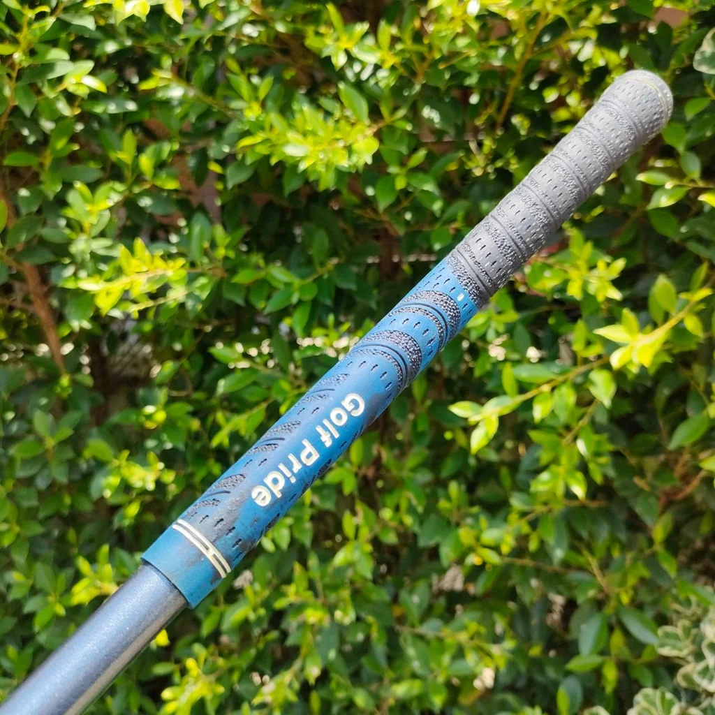 ชุดเหล็ก CALLAWAY HAWK EYE มีเหล็ก 6-9 เเละ PW AW SW ก้าน GBB HAWK EYE UL FLEX R ** กริฟ ไม่ค่อยดีนะครับ ** ชุดนี้เป็นตัว TOP ที่แพงสุดๆ ของแบรนด์ Callaway ในตอนนั้น ที่เป็นชุดที่บอกว่าตีไฟแล็บ เพราะทำจากวัสดุไทเทเนี่ยม หน้าเด้ง ซึ่งหายากมากแม้ในปัจจุบันน