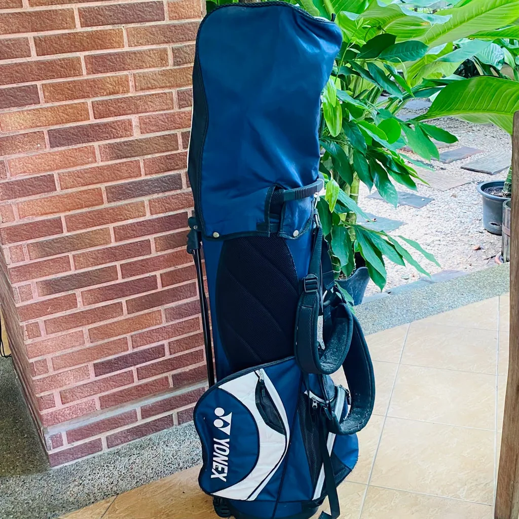Stand Bag Yonex Golf Premium Stand Bag สีน้ำเงินกรมท่าตัดขาว คล่องตัวและโดดเด่นในทุกรอบการเล่น Stand Bag Yonex Golf Premium Stand Bag สีน้ำเงินกรมท่าตัดขาว คล่องตัวและโดดเด่นในทุกรอบการเล่น