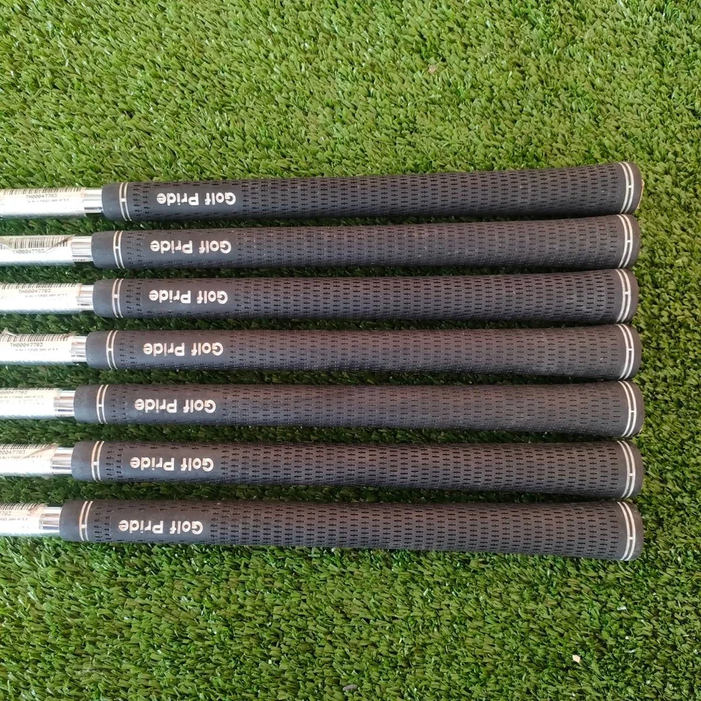 ชุดเหล็ก CALLAWAY X FORGED มีเหล็ก 4-9 เเละ PW ก้าน PROJECT 5.5 สุดยอดเหล็กเนื้อ FORGED ระดับพรีเมี่ยม จากแบรนด์ Callaway ครับ สุดมันส์ ใบไม่ใหญ่เทอะทะ คมๆเลยครับ แต่ตีง่ายมากตากสไตล์ Callaway เพราะมี CAVITY การกระจายชดเชย ความผิดพลาดได้ดีมาก บอกเลยครับ เ ชุดเหล็ก CALLAWAY X FORGED มีเหล็ก 4-9 เเละ PW ก้าน PROJECT 5.5 สุดยอดเหล็กเนื้อ FORGED ระดับพรีเมี่ยม จากแบรนด์ Callaway ครับ สุดมันส์ ใบไม่ใหญ่เทอะทะ คมๆเลยครับ แต่ตีง่ายมากตากสไตล์ Callaway เพราะมี CAVITY การกระจายชดเชย ความผิดพลาดได้ดีมาก บอกเลยครับ เ