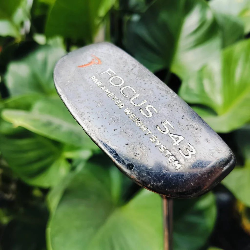 PUTTER TOPPOINT FOCUS 543 ความยาว 35 นิ้ว ทรงมอลเล็ตพัตต์ง่าย PARAMETER WEIGHT SYSTEM นิ่งมาก บล๊านซ์มากค่ะ ก้าน CENTER ไม้กอล์ฟพรีเมี่ยมมือสอง ของแท้ By NakaraLuxurious PUTTER TOPPOINT FOCUS 543 ความยาว 35 นิ้ว ทรงมอลเล็ตพัตต์ง่าย PARAMETER WEIGHT SYSTEM นิ่งมาก บล๊านซ์มากค่ะ ก้าน CENTER ไม้กอล์ฟพรีเมี่ยมมือสอง ของแท้ By NakaraLuxurious