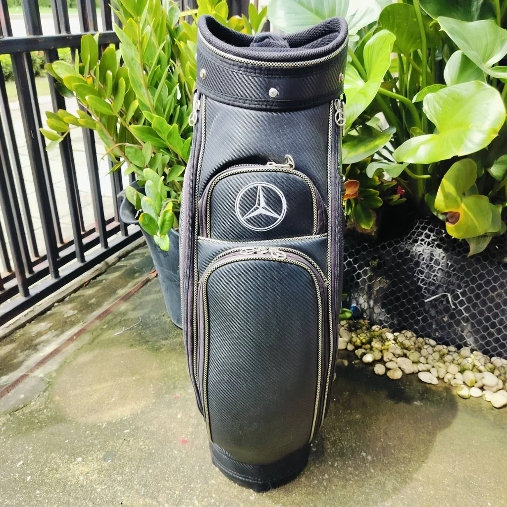 *** มีตำหนิด้านใน *** ถุงกอล์ฟ MERCEDES - BENZ มือสอง ของแท้ ถุง TOUR **ด้านใน ที่คั่นไม้กอล์ฟหลุด** *** มีตำหนิด้านใน *** ถุงกอล์ฟ MERCEDES - BENZ มือสอง ของแท้ ถุง TOUR **ด้านใน ที่คั่นไม้กอล์ฟหลุด**