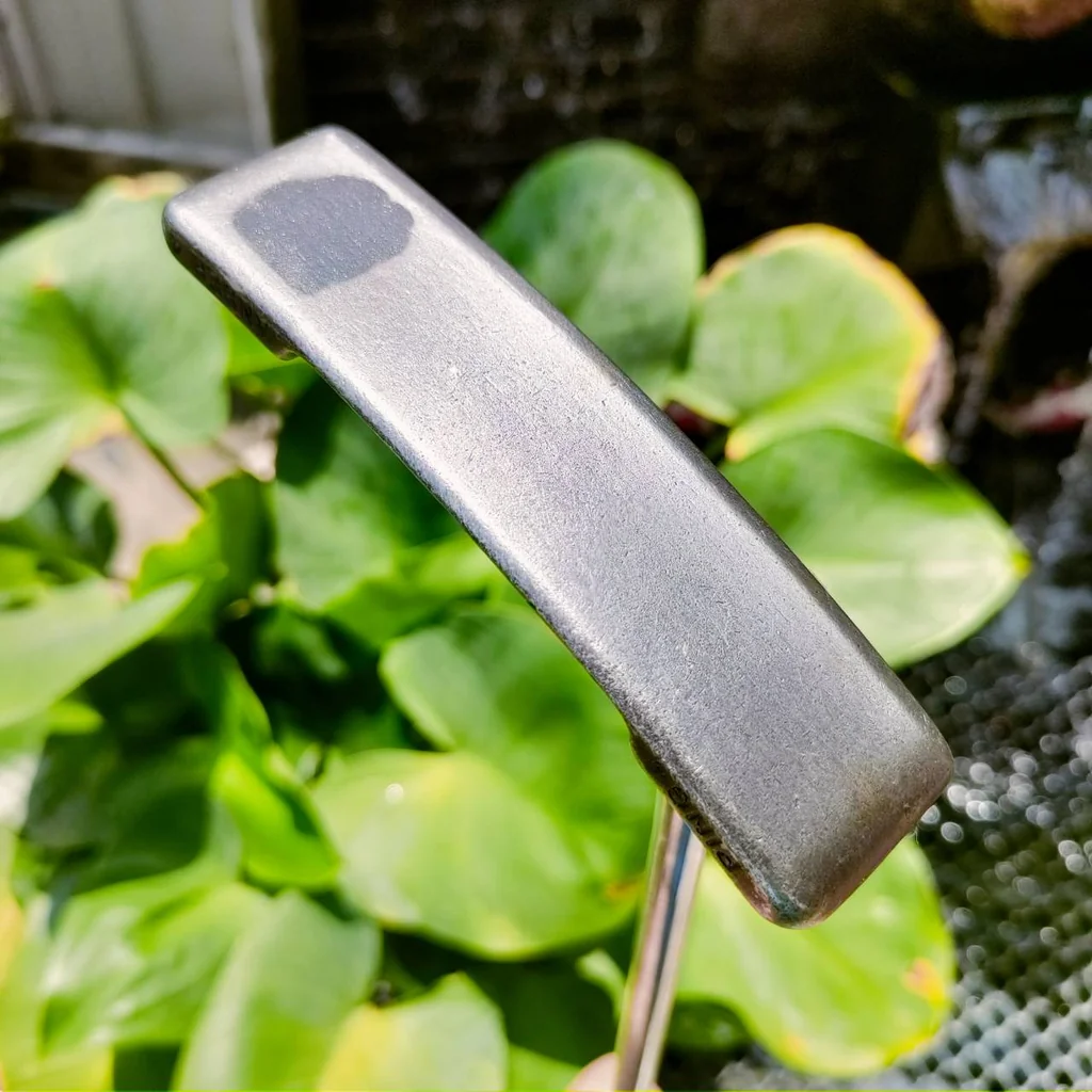 PUTTER PING ANSER 4 ความยาว 35 นิ้ว สภาพเดิมมาก พัตเตอร์ยอดนิยมสุดคลาสสิค พัตต์ดีมาก นิ่ง และแม่นยำ น้ำหนักดี ไม้กอล์ฟพรีเมี่ยมมือสอง ของแท้ By NakaraLuxurious PUTTER PING ANSER 4 ความยาว 35 นิ้ว สภาพเดิมมาก พัตเตอร์ยอดนิยมสุดคลาสสิค พัตต์ดีมาก นิ่ง และแม่นยำ น้ำหนักดี ไม้กอล์ฟพรีเมี่ยมมือสอง ของแท้ By NakaraLuxurious