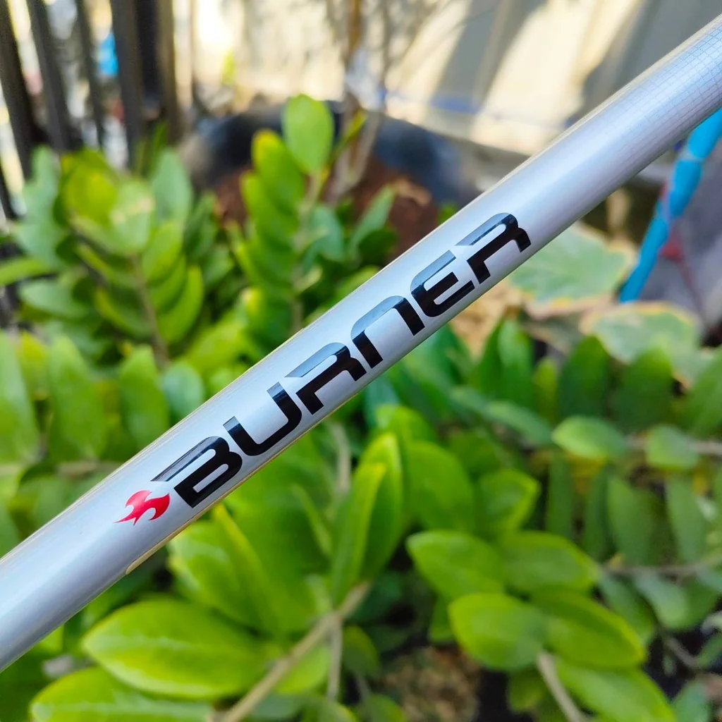 ** ไม้กอล์ฟสำหรับท่านที่ถนัดซ้าย ** DRIVER TAYLORMADE BURNER องศา 9.5 ก้าน RE*AX SUPERFAST FLEX S ไม้ตีไกล และตีง่าย กระดองเคฟล่า ไม้กอล์ฟพรีเมี่ยมมือสอง By NakaraLuxurious