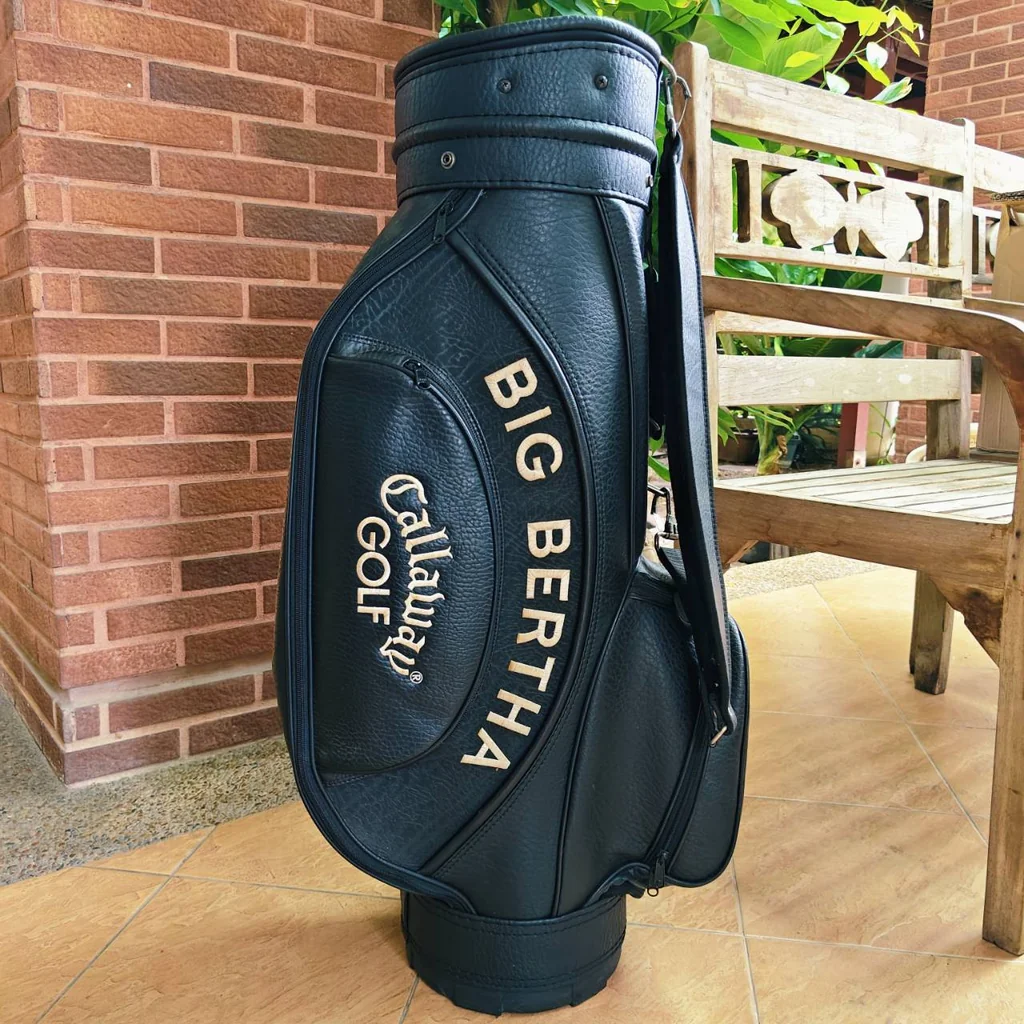 ถุงกอล์ฟ Callaway มือสอง วินเทจ** ✨ **ภายในบุกำมะหยี่** ถุงกอล์ฟ Callaway มือสอง วินเทจ** ✨ **ภายในบุกำมะหยี่**