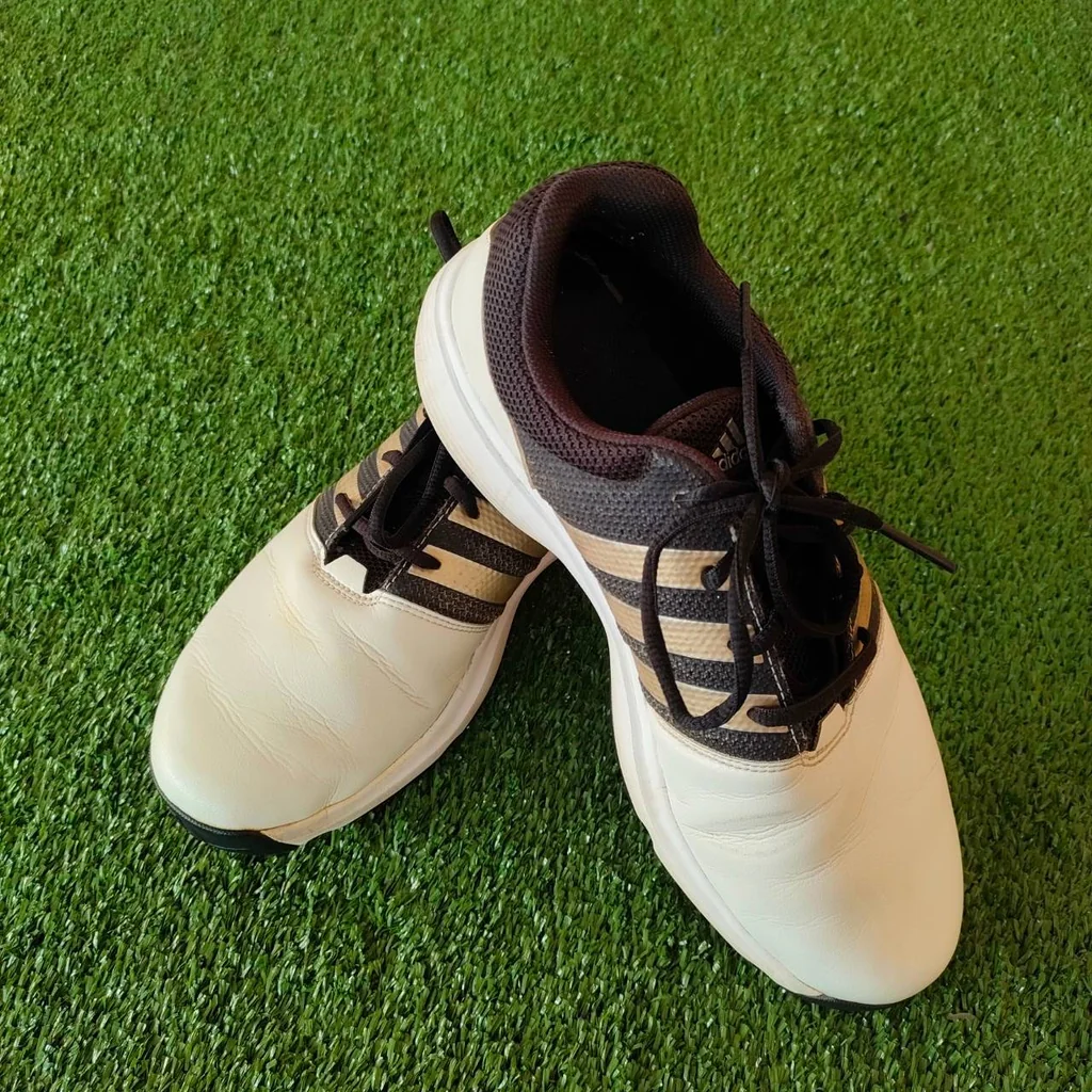 รองเท้ากอล์ฟ ADIDAS มือสอง ของแท้ พร้อมใช้ เบอร์ 9 US 265 รองเท้ากอล์ฟ ADIDAS มือสอง ของแท้ พร้อมใช้ เบอร์ 9 US 265