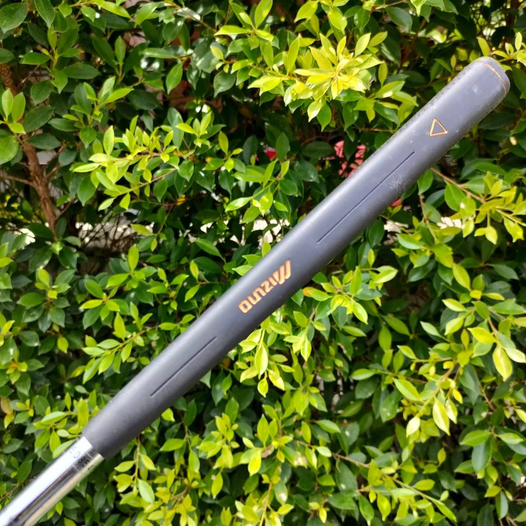 PUTTER MIZUNO 7002 ความยาว 34 นิ้ว ก้าน GOLD CRES MIZUNO สวยคลาสสิค จากประเทศญี่ปุ่น PUTTER MIZUNO 7002 ความยาว 34 นิ้ว ก้าน GOLD CRES MIZUNO สวยคลาสสิค จากประเทศญี่ปุ่น