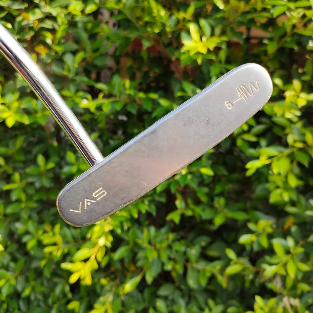 ** ไม้กอล์ฟสำหรับท่านที่ถนัดซ้าย ** PUTTER CLEVELAND VAS ความยาว 34 นิ้ว ออกแบบให้พัตต์ง่าย และละเอียดมากกว่ารุ่นในปัจจุบันเยอะครับ .