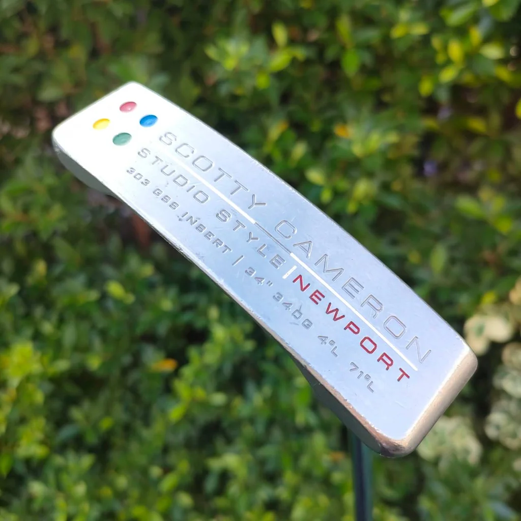 PUTTER TITLEIST SCOTTY CAMERON STUDIO STYLE NEWPORT ความยาว 34 นิ้ว ไม้กอล์ฟมือสอง ของแท้ BY NakaraLuxurious PUTTER TITLEIST SCOTTY CAMERON STUDIO STYLE NEWPORT ความยาว 34 นิ้ว ไม้กอล์ฟมือสอง ของแท้ BY NakaraLuxurious