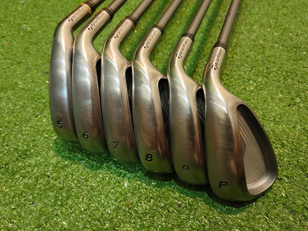 ชุดเหล็ก Taylormade r5 XL ** สำหรับสุภาพตรีตรี ** ชุดเหล็ก Taylormade r5 XL ** สำหรับสุภาพตรีตรี **
