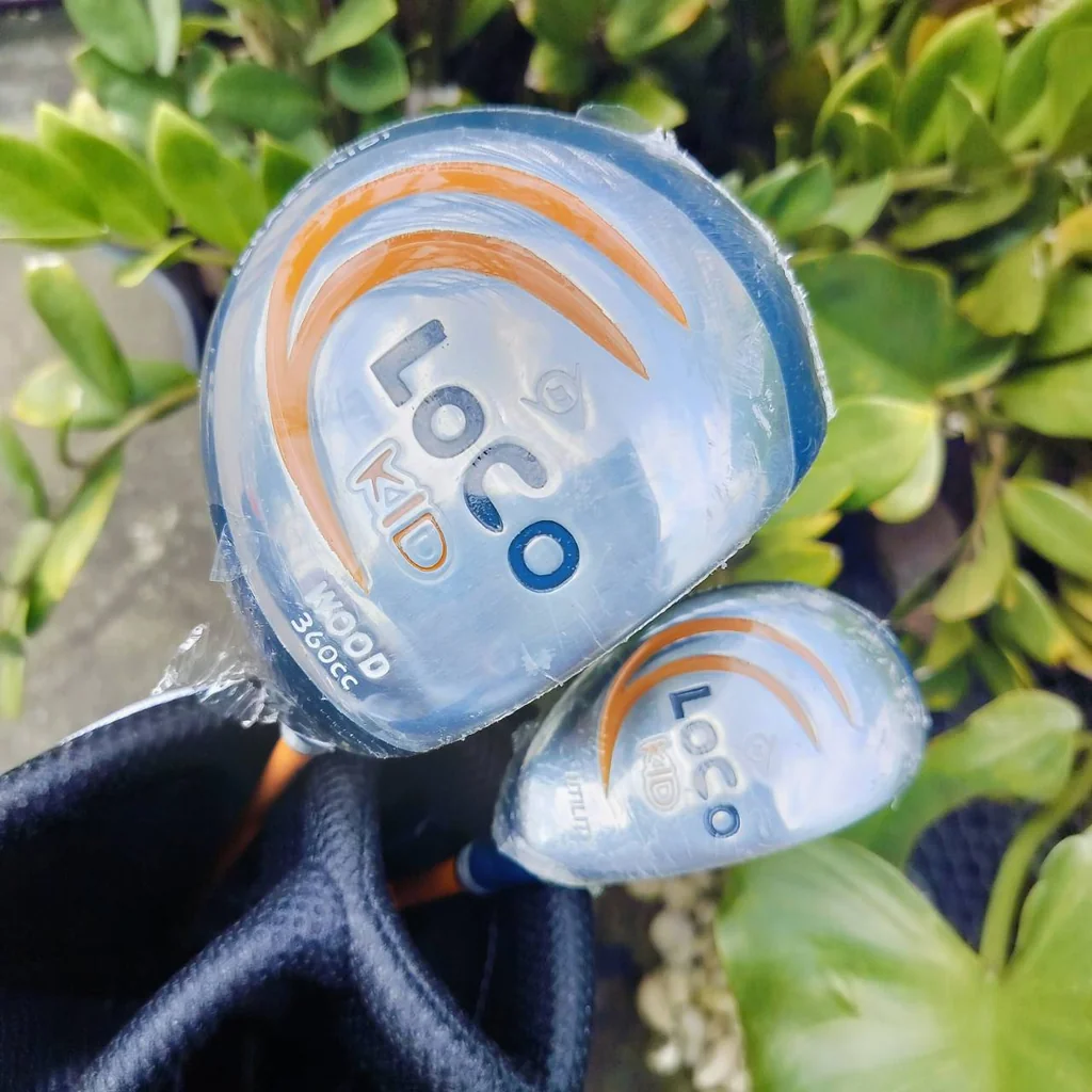 ไม้กอล์ฟครบชุดสำหรับเด็ก DUNLOP LOCO KID เหล็ก 7 ยาว 30 นิ้ว พร้อมถุงกอล์ฟขาตั้ง เล่นได้ครบทุกระยะของเด็ก สภาพสวยระดับนางฟ้า ไม้กอล์ฟครบชุดสำหรับเด็ก DUNLOP LOCO KID เหล็ก 7 ยาว 30 นิ้ว พร้อมถุงกอล์ฟขาตั้ง เล่นได้ครบทุกระยะของเด็ก สภาพสวยระดับนางฟ้า