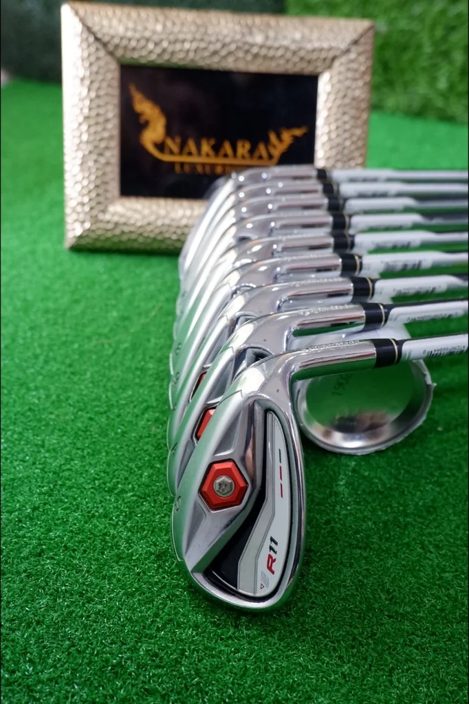 IRONSET TAYLORMADE R11 IRONSET TAYLORMADE R11