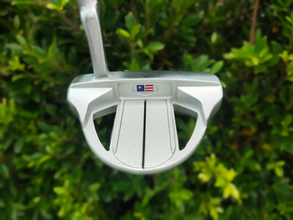 PUTTER US KIDS USKG - 520 มี COVER สภาพสวยนางฟ้า เดิมๆเลยครับ รูปทรงชดเชยความผิดพลาดสูง ความยาว 28 นิ้ว ครับ PUTTER US KIDS USKG - 520 มี COVER สภาพสวยนางฟ้า เดิมๆเลยครับ รูปทรงชดเชยความผิดพลาดสูง ความยาว 28 นิ้ว ครับ