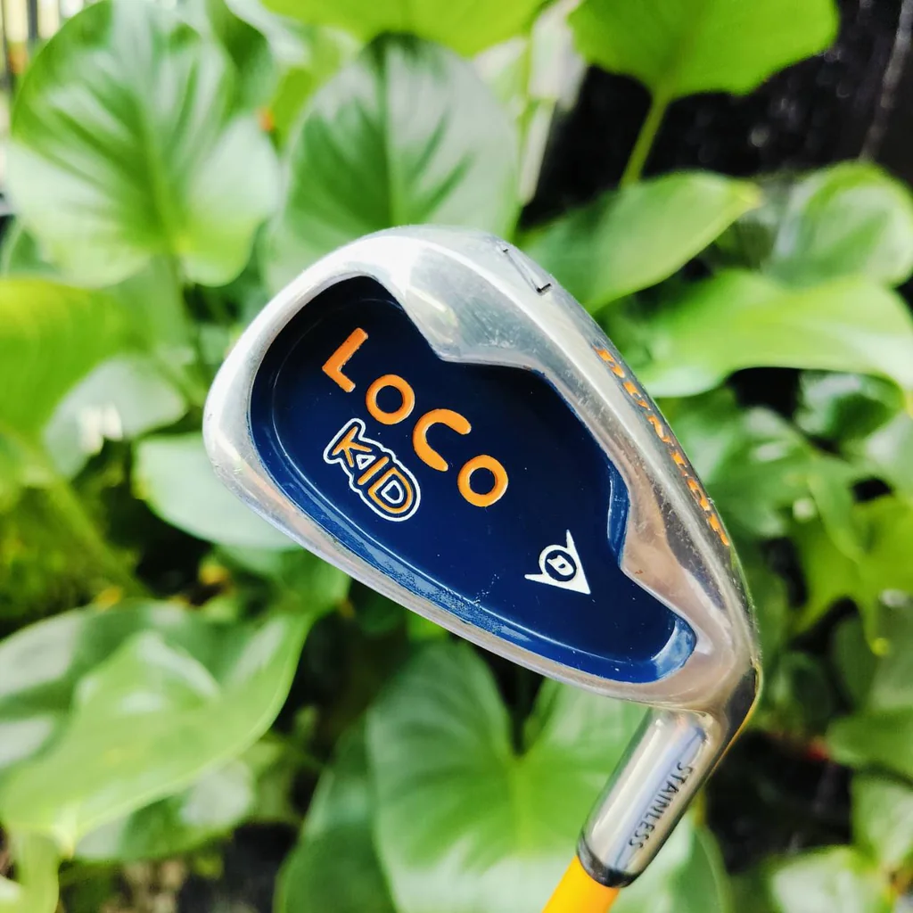ไม้กอล์ฟครบชุดสำหรับเด็ก DUNLOP LOCO KID เหล็ก 7 ยาว 30 นิ้ว พร้อมถุงกอล์ฟขาตั้ง เล่นได้ครบทุกระยะของเด็ก สภาพสวยระดับนางฟ้า ไม้กอล์ฟครบชุดสำหรับเด็ก DUNLOP LOCO KID เหล็ก 7 ยาว 30 นิ้ว พร้อมถุงกอล์ฟขาตั้ง เล่นได้ครบทุกระยะของเด็ก สภาพสวยระดับนางฟ้า