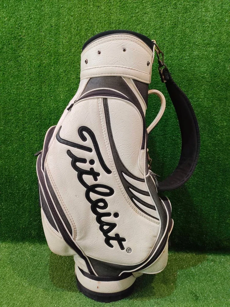 ถุงกอล์ฟ Titleist ถุง TOUR ใบใหญ่ มือสอง ถุงกอล์ฟ Titleist ถุง TOUR ใบใหญ่ มือสอง
