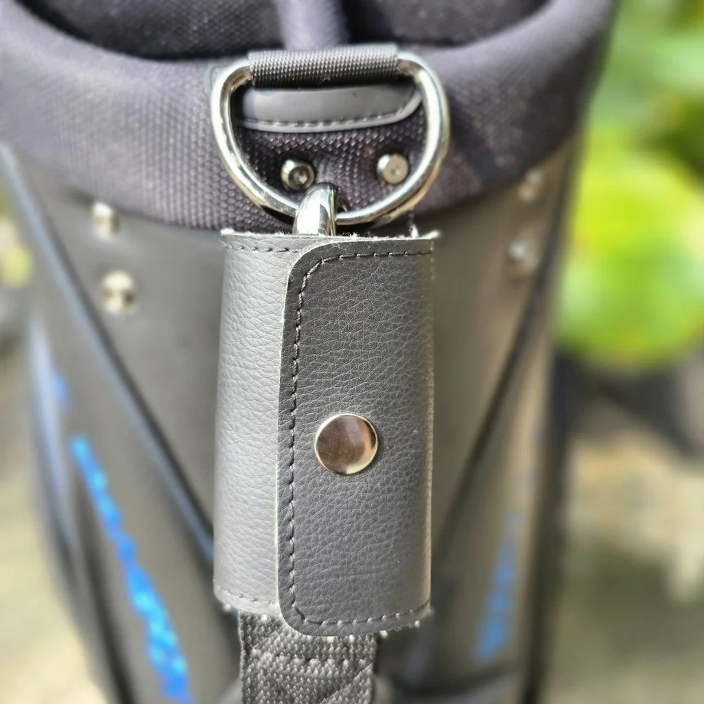 ถุงกอล์ฟ SCOTTY CAMERON TOUR ONLY BACK IN BLACK STAFF BAG RARE TITLEIST CIRCLE T 2019 ของแท้ มือสอง สภาพสวยเดิมตามภาพ หายากมากค่ะ ถุงกอล์ฟ SCOTTY CAMERON TOUR ONLY BACK IN BLACK STAFF BAG RARE TITLEIST CIRCLE T 2019 ของแท้ มือสอง สภาพสวยเดิมตามภาพ หายากมากค่ะ