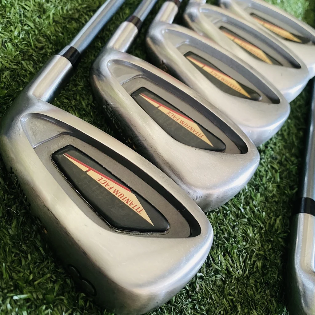ชุดเหล็ก Yonex NEX King — TITANIUM FACE⛳ พลังเต็มสปีดช่วยท่านที่สวิงไม่แรง ให้ตีได้ระยะตามต้องการ ชุดเหล็ก Yonex NEX King — TITANIUM FACE⛳ พลังเต็มสปีดช่วยท่านที่สวิงไม่แรง ให้ตีได้ระยะตามต้องการ