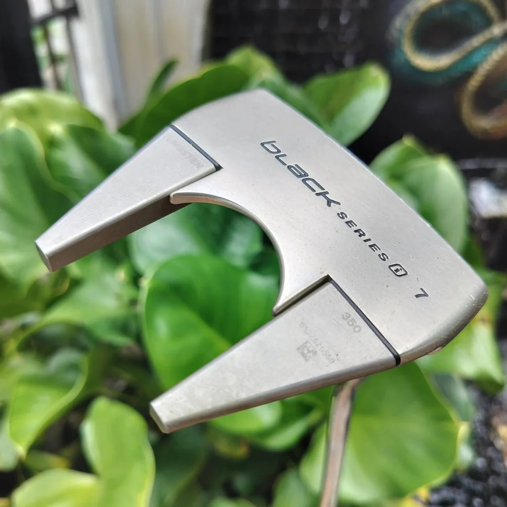 PUTTER ODYSSEY BLACK SERIES #7 ความยาว 34 นิ้ว สร้างบล๊านซ์ด้วยการเพิ่ม พัตเตอร์ทรงนี้ ปัจจุบันนิยมสูงสุด ไม้กอล์ฟพรีเมี่ยมมือสอง ของแท้ By NakaraLuxurious PUTTER ODYSSEY BLACK SERIES #7 ความยาว 34 นิ้ว สร้างบล๊านซ์ด้วยการเพิ่ม พัตเตอร์ทรงนี้ ปัจจุบันนิยมสูงสุด ไม้กอล์ฟพรีเมี่ยมมือสอง ของแท้ By NakaraLuxurious